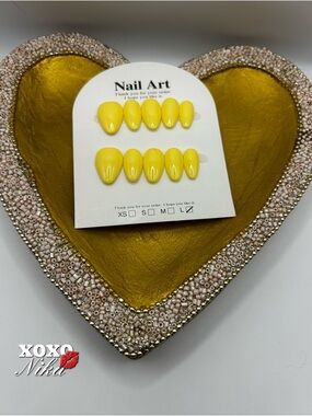 Bright Yellow Press-On Nail Set🌻 - Size L